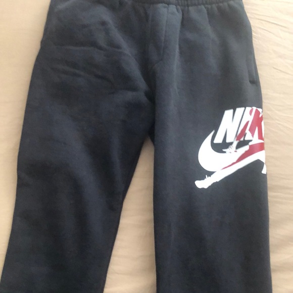 Nike black pant relax fit - Picture 1 of 1